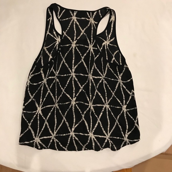 ALC black & white geometric print silk tank top. Excellent used condition. Sz M. - Picture 7 of 10